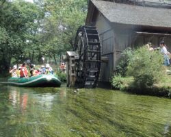 大王わさび農場のラフト