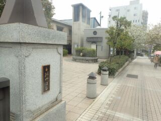 潮見橋の公衆トイレ