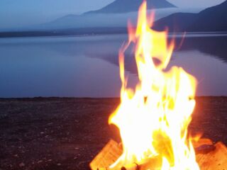 富士　本栖湖　焚き火