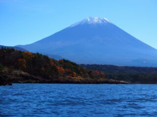 本栖湖 富士山 紅葉 本栖湖 富士山 紅葉